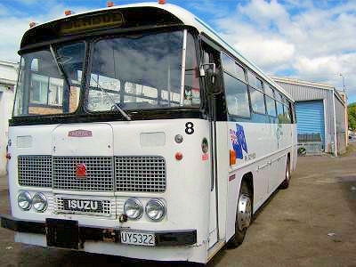 Commercial Coachlines Bedford YMT