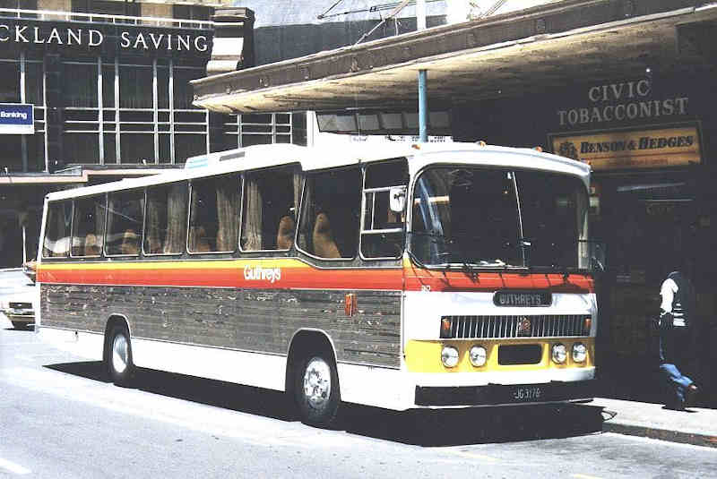 Guthrey Coachlines 30 Bedford YMT Hawke Vista