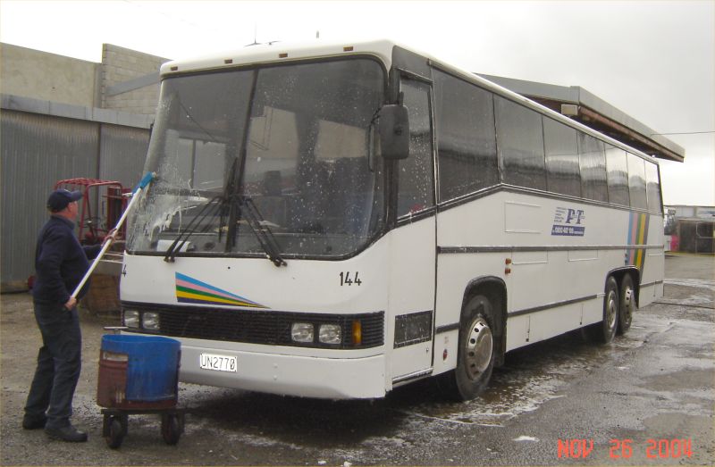 Hino CN275K Coach