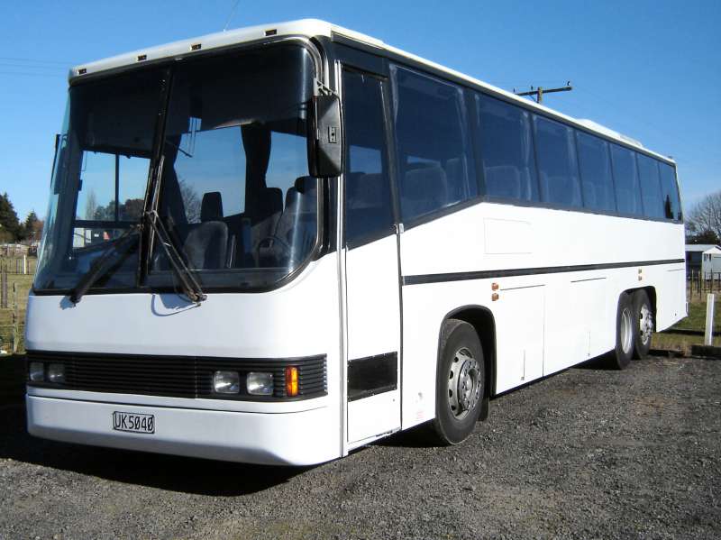 Hino CN275K Coach