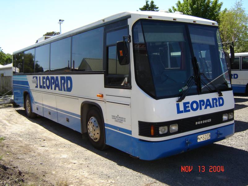 leopard Hino CM277 #40