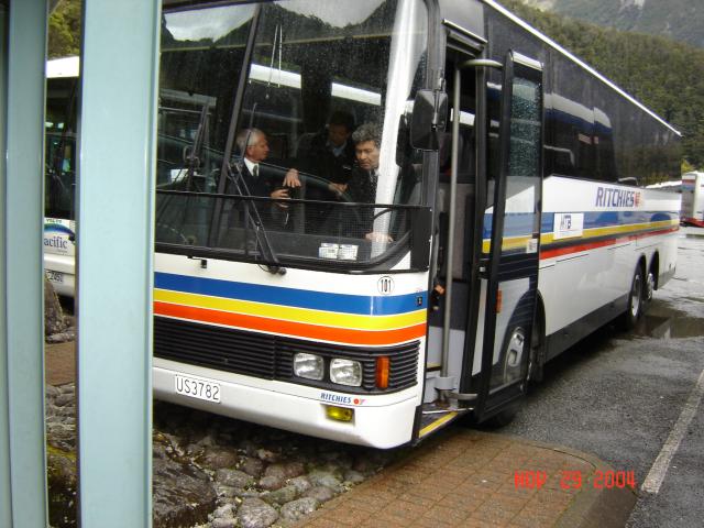 Ritchies 101 Hino BG300