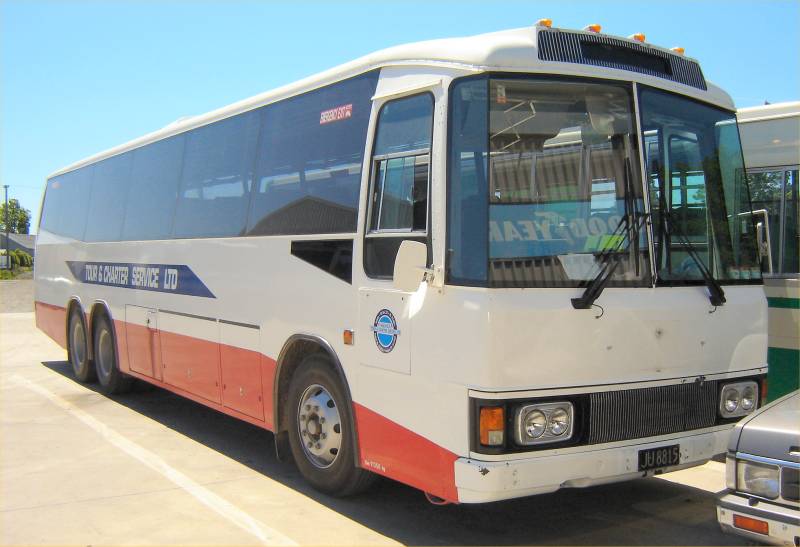 Tour & Charter UD5793 Hino BG100